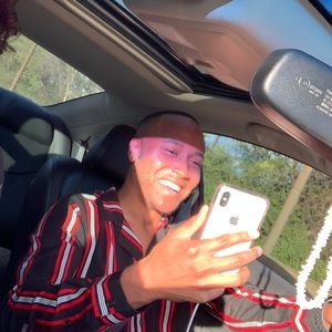 Meet your Posher, Deandre